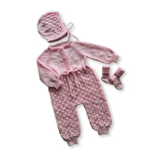 Alma heldragt, kyse og strømper